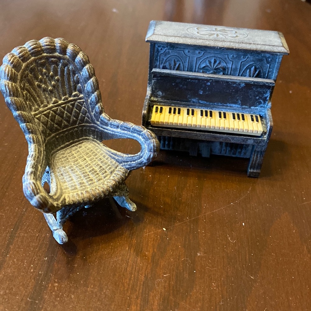 Vintage metal pencil sharpener bundle- piano & rocking chair - Picture 7 of 7